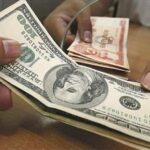 La UIF evalúa conductas sospechosas en la compra de dólares y anuncia sanciones por lavado de dinero