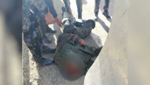 Gobierno denuncia acción de «francotiradores» en el asesinato de policías